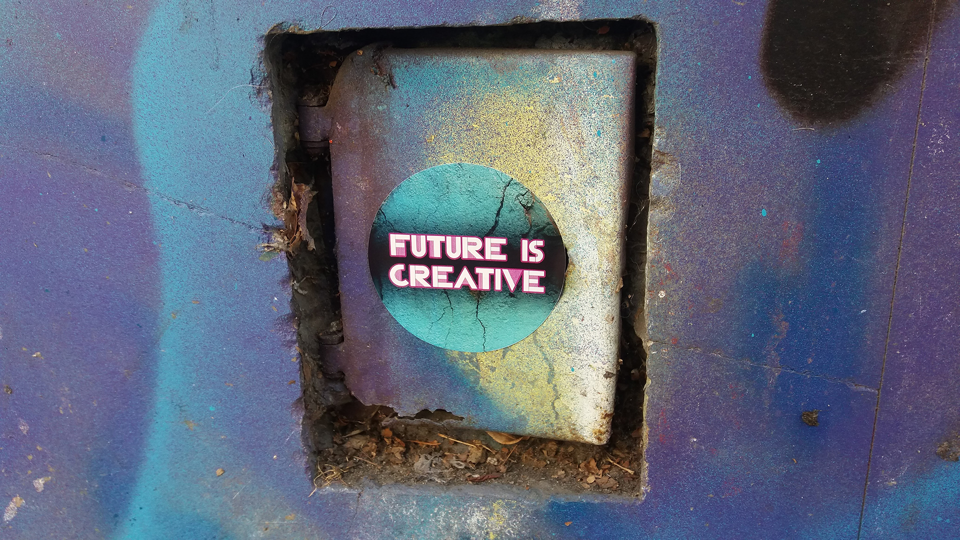 FUDIX future is creative teksti seinässä