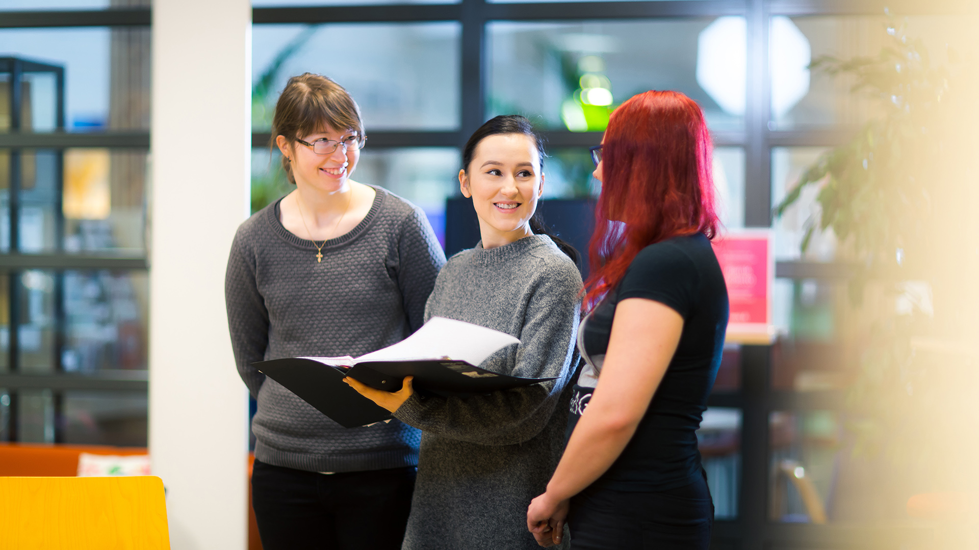 Opiskelijat ja kansio