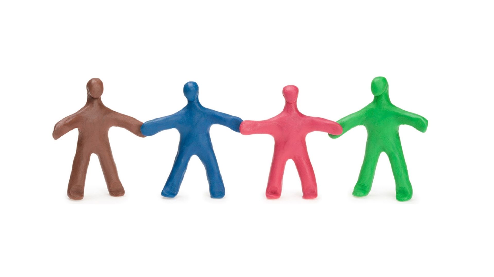 hahmot pitelemässä käsistä