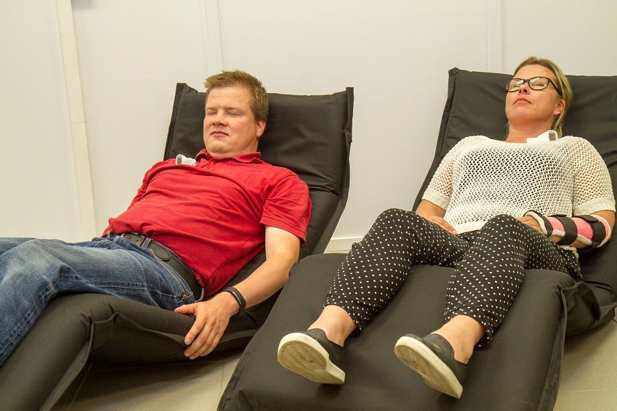 henkilöitä kuntomittauksessa