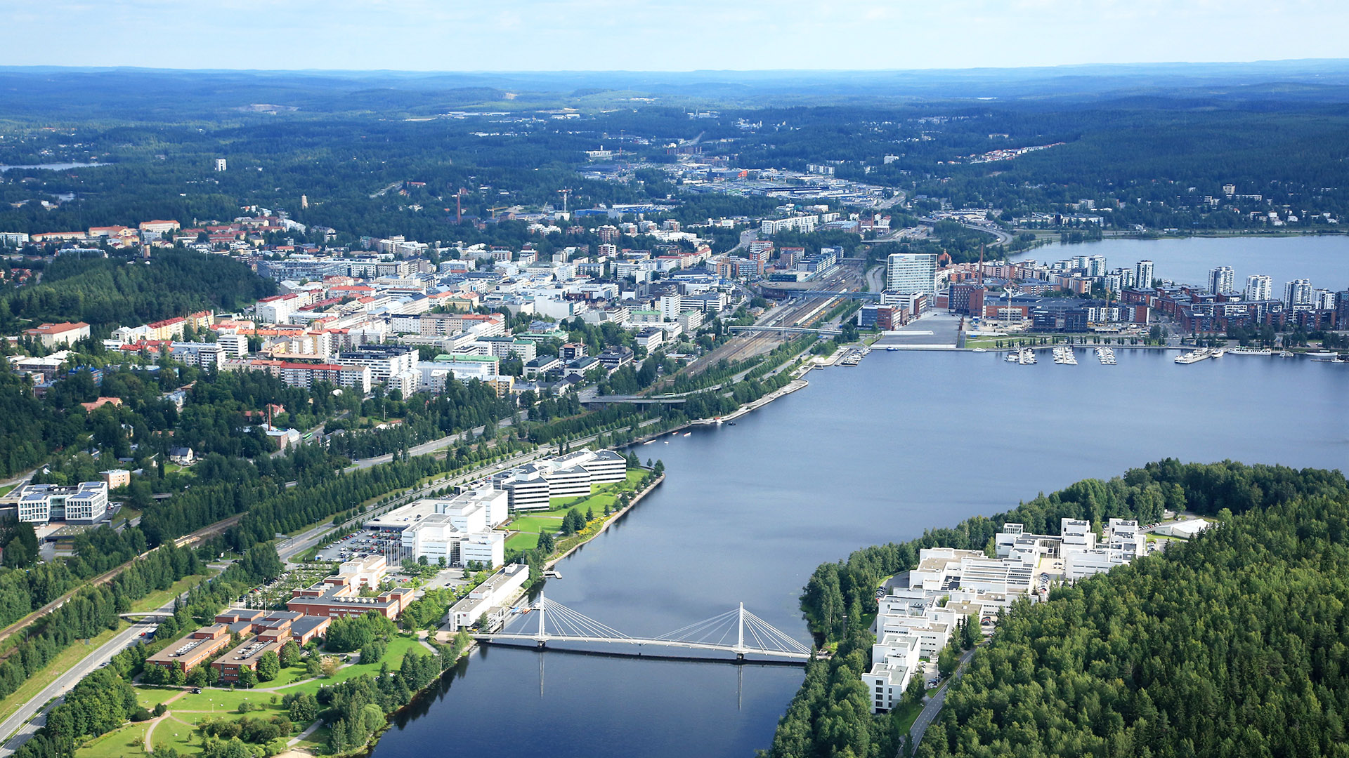 Ilmakuva Jyväskylän Jyväsjärven yltä