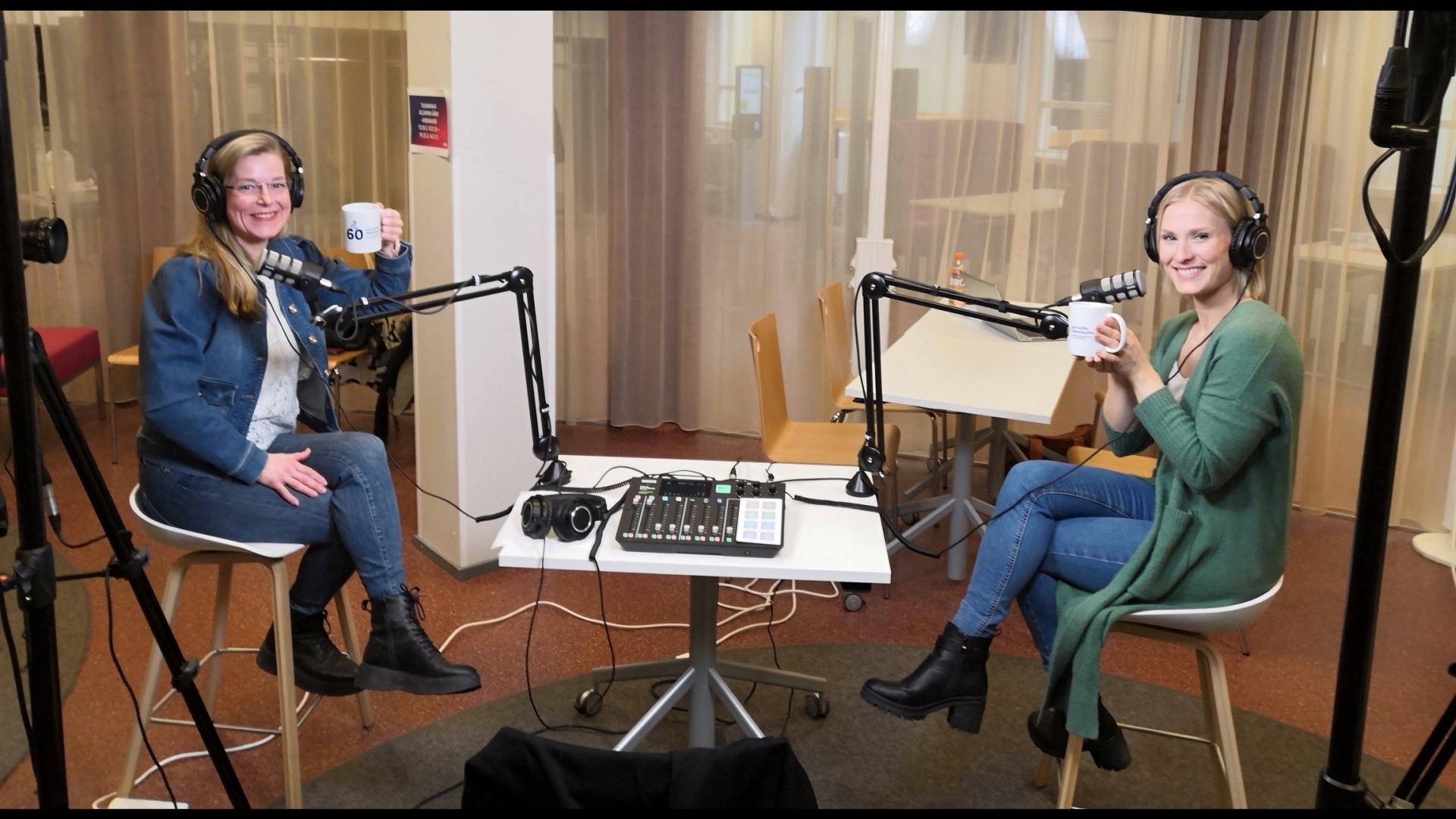 Jaana Ahlqvist ja Liisi Pohjola Alumnin ääni