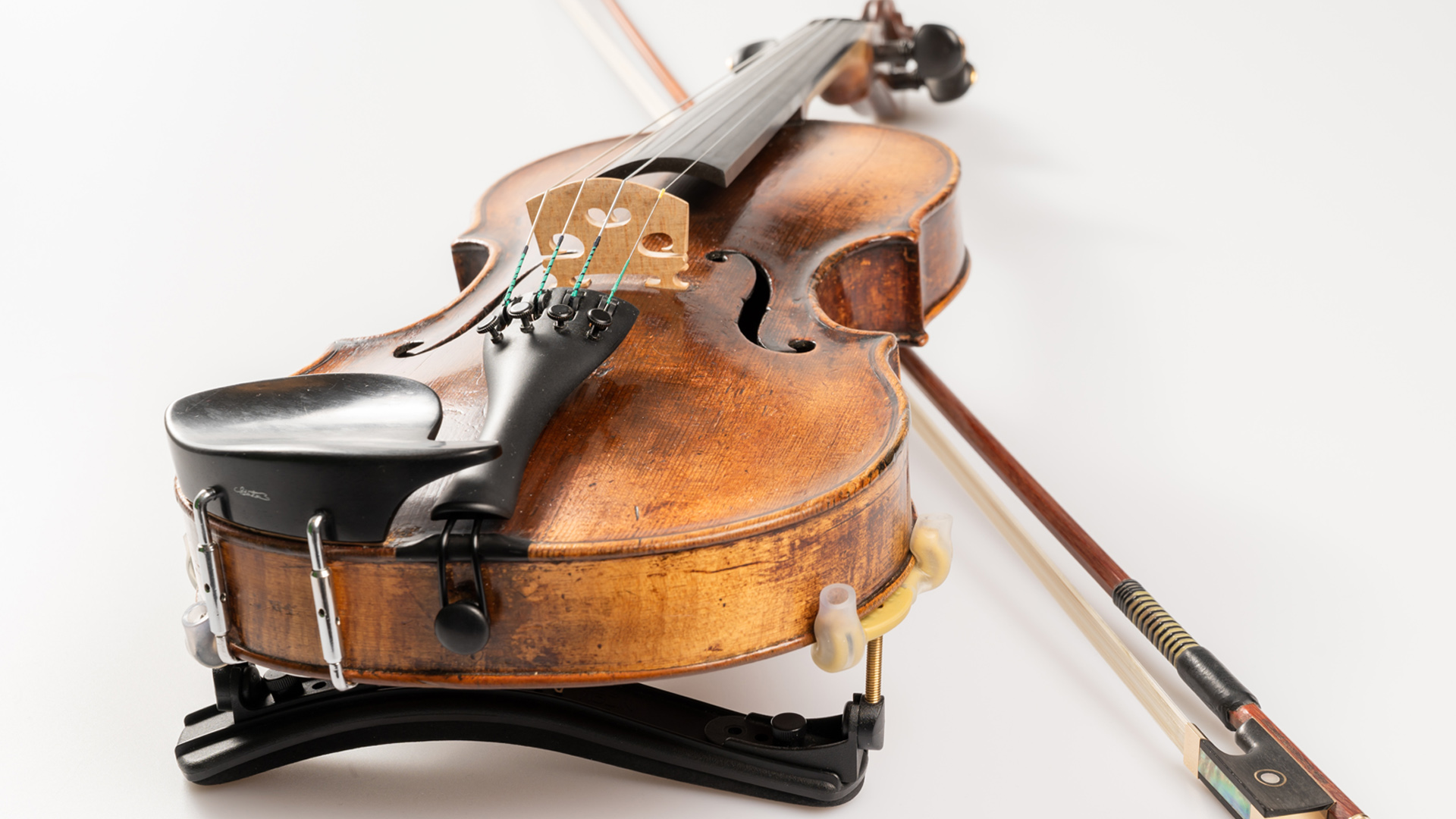 Testore -viulu Juhani Heinosen viulukokoelmasta