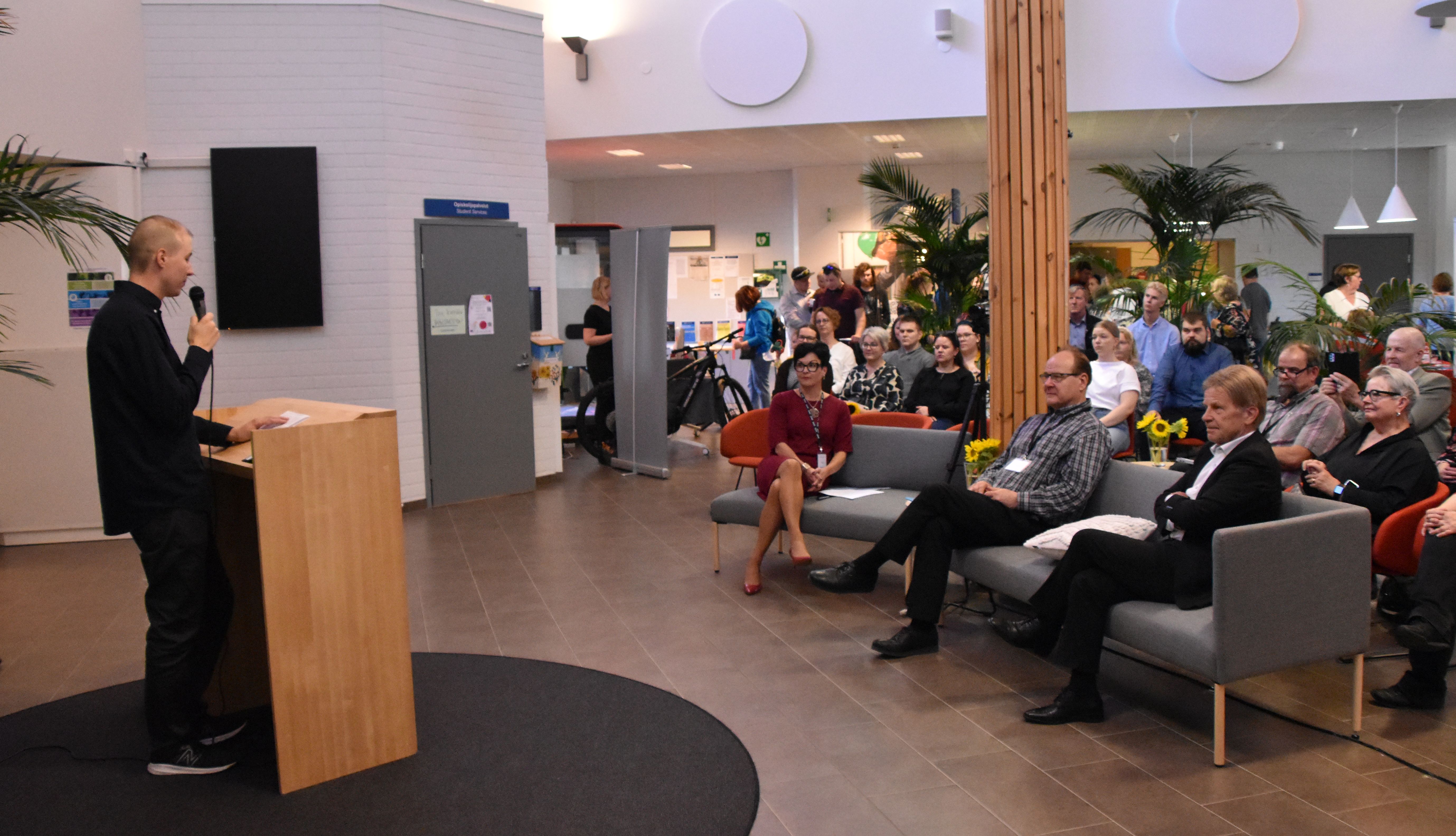 Biotalouskampuspäivä 2023 agrologien valmistujaiset juhlapuhe Sami Tiihonen