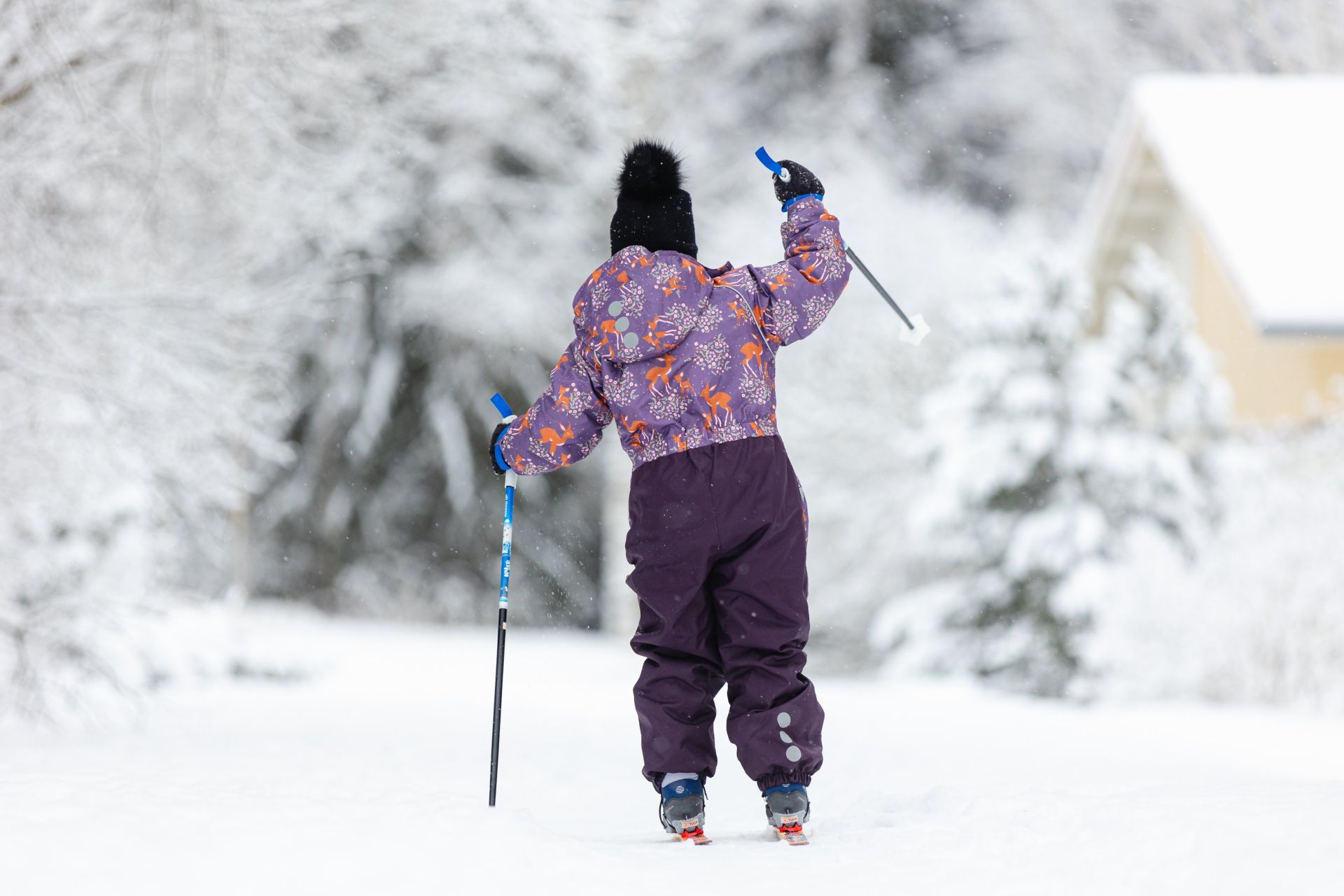Lapsi hiihtää. Kuva Tero Takalo-Eskola.
