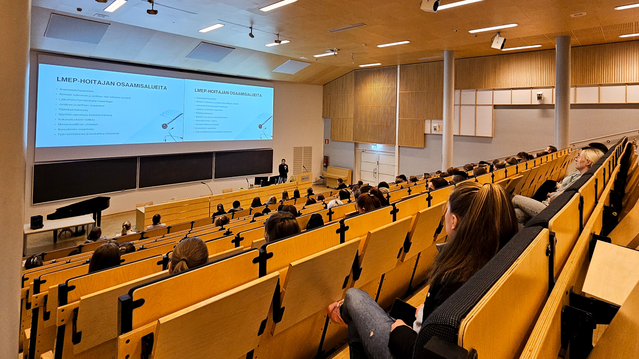 Auditorio, jossa opiskelijoita