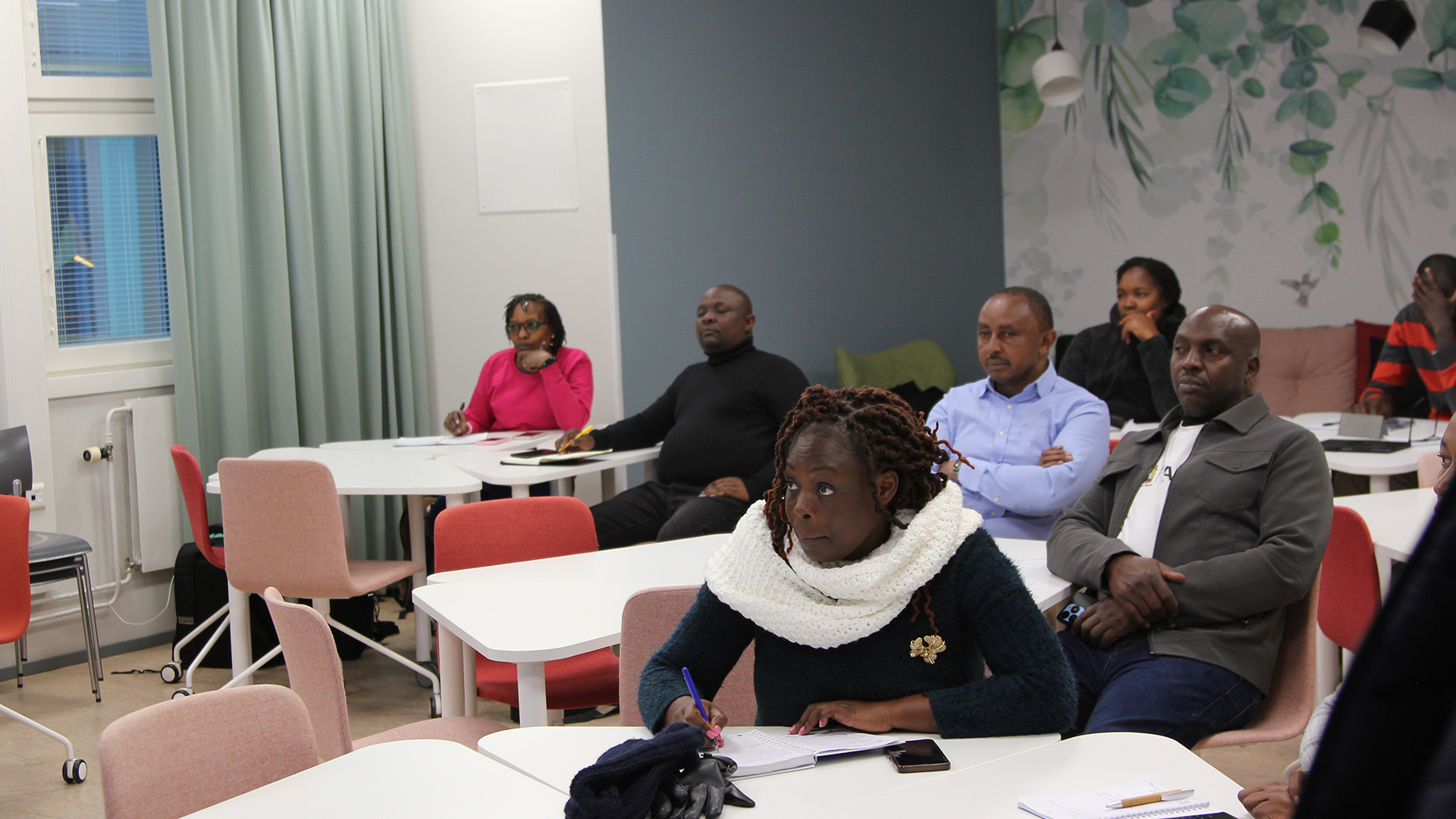 Group of teachers participating a meeting in a classroom at Jamk.