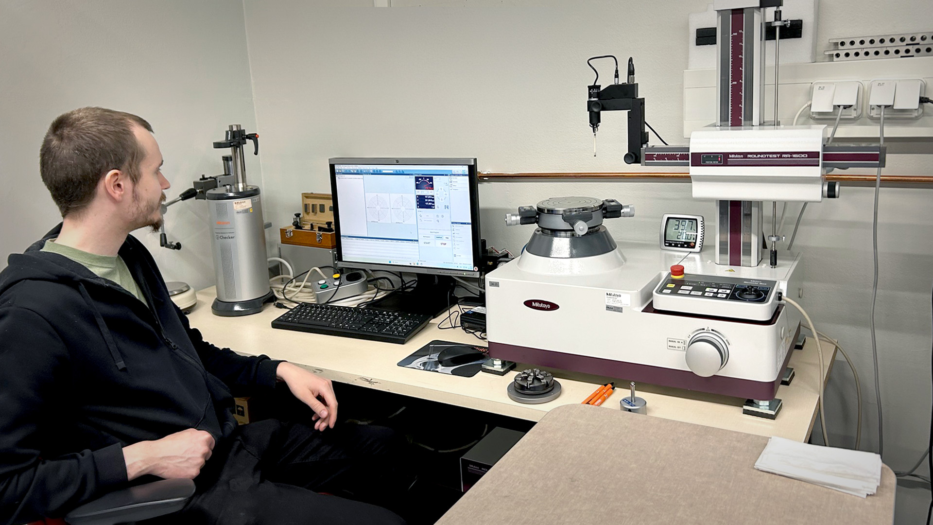 Jamkin kalibrointikeskuksen uusi RA-1600 -mittauslaite