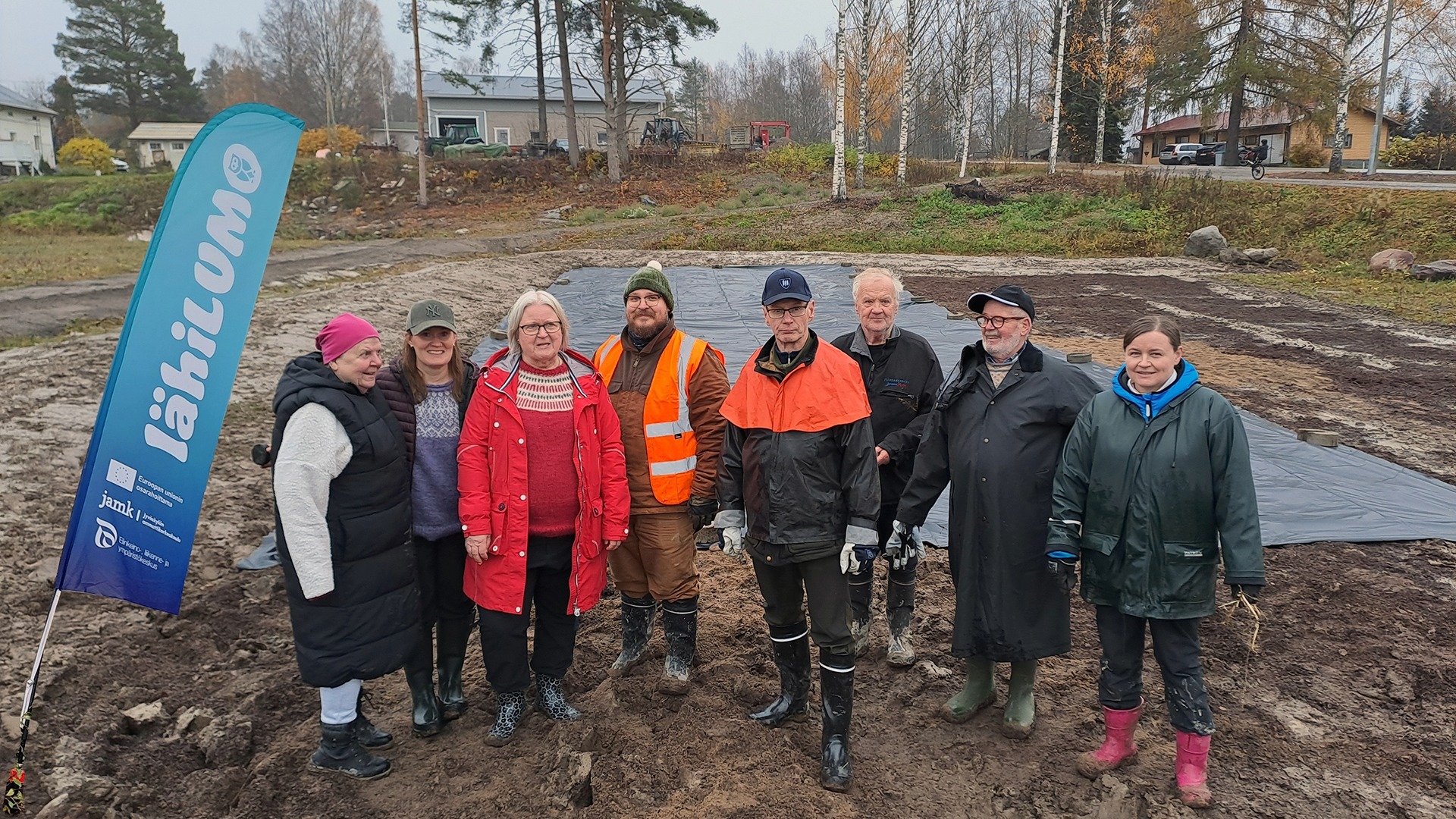 LähiLUMO-projektin asiantuntijat ryhmäkuvassa.