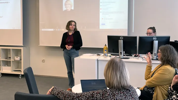 Hillevi Vyyryläinen luennoi tilaisuudessa Jamkin luokassa.